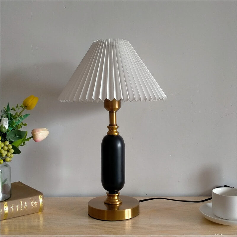 Lampka Stołowa Plisowany Klosz Retro