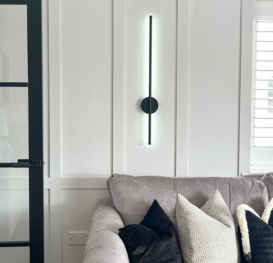 Nowoczesna Lampa Ścienna LED Smukła Pionowa Minimalistyczna
