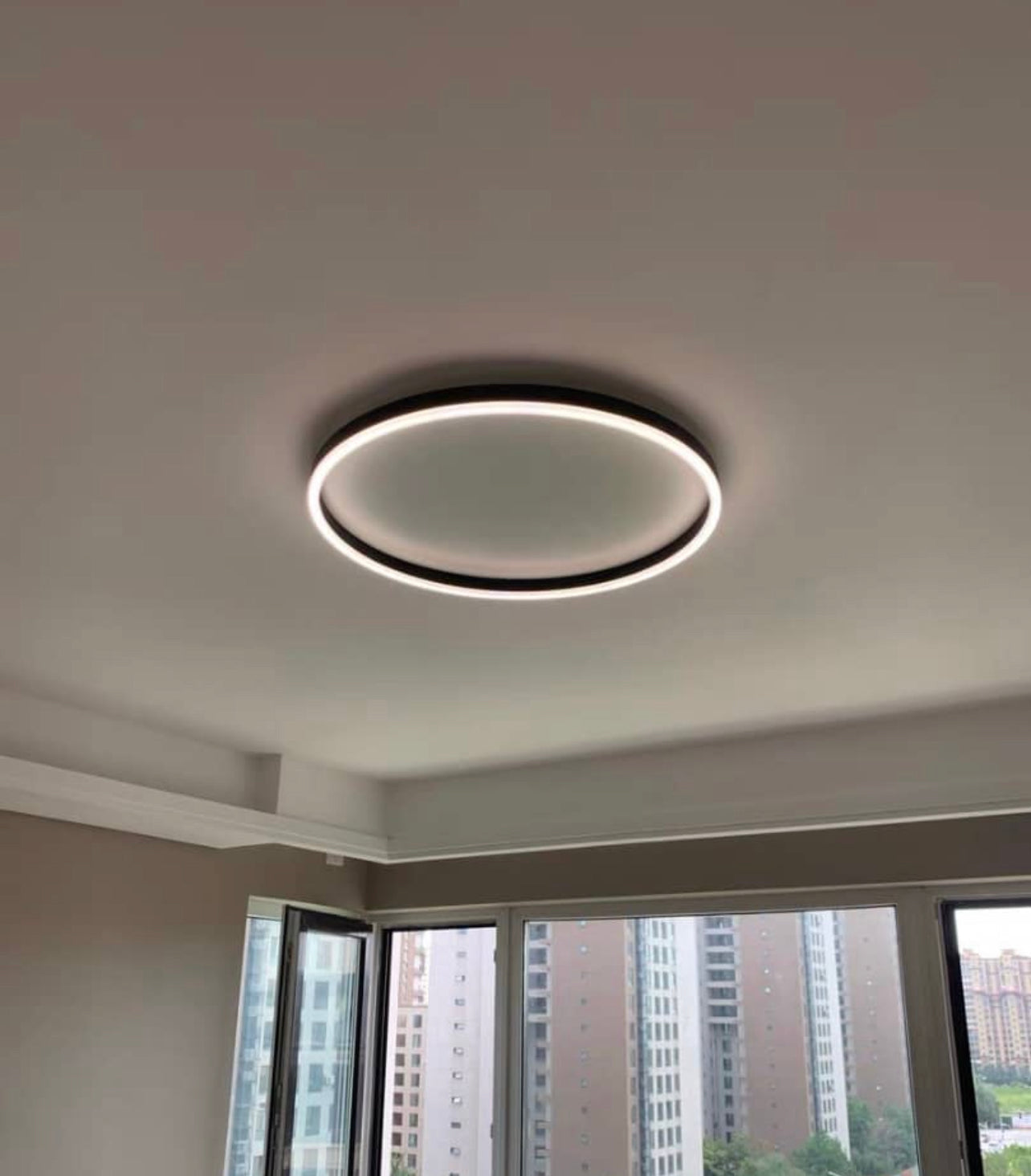 Okrągła Lampa Sufitowa LED Ściemnialna Halo