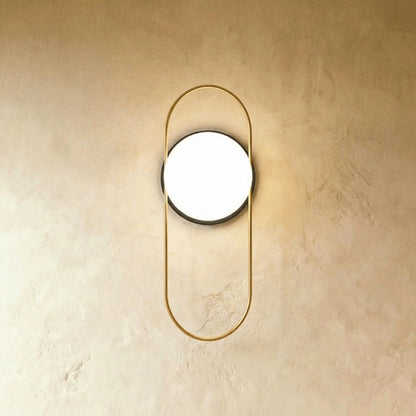Elegancka Metalowa Lampa Ścienna z Matowym Kloszem Side