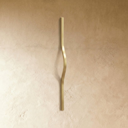 Minimalistyczny Aluminiowy Uchwyt do Mebli Falowany Detail