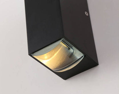 Modern Minimalist Aluminum Hardware Rectangular LED Outdoor Wall Sconce Lamp for Outdoor Patio Lifestyle