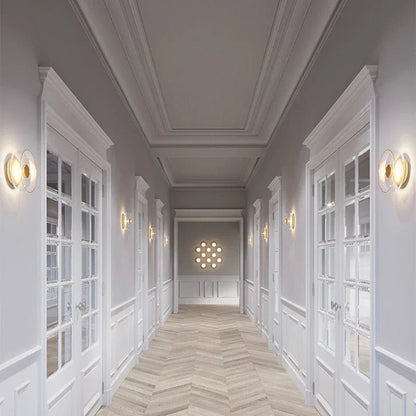 Nowoczesna kinkietowa lampa ścienna z okrągłym kloszem Angle