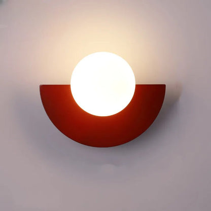 Nowoczesna Lampa Ścienna LED z Półkulistym Kloszem Alternate
