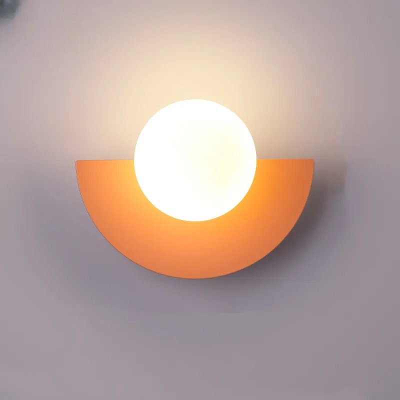Nowoczesna Lampa Ścienna LED z Półkulistym Kloszem Angle