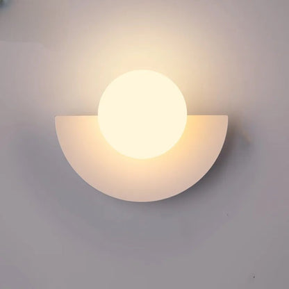 Nowoczesna Lampa Ścienna LED z Półkulistym Kloszem View 11