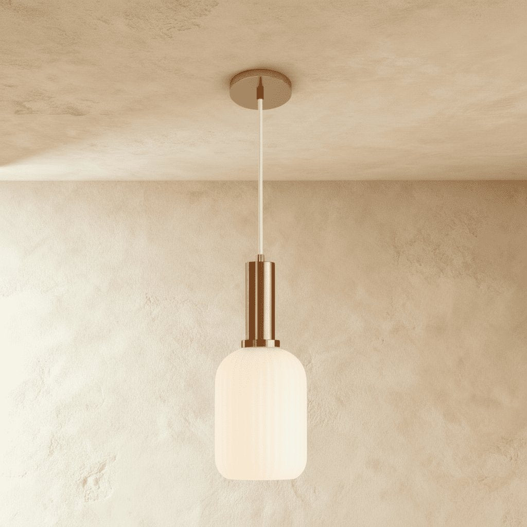 Retro Mosiężna Lampa Wisząca z Ryflowanym Kloszem Close Up