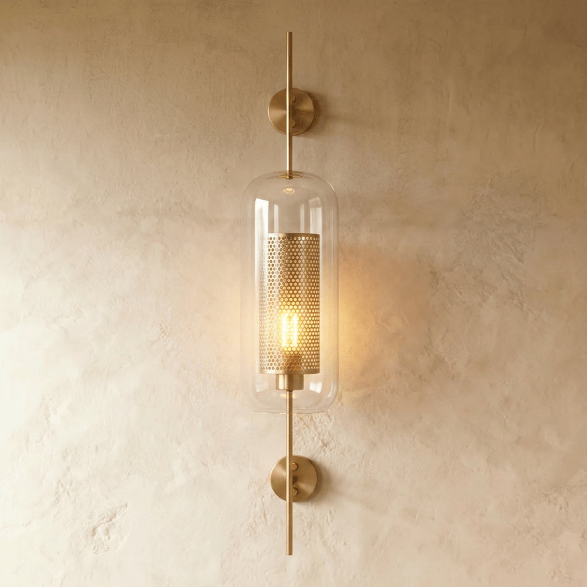 Szklana Lampa Ścienna z Perforowanym Kloszem Mosiężnym Hero